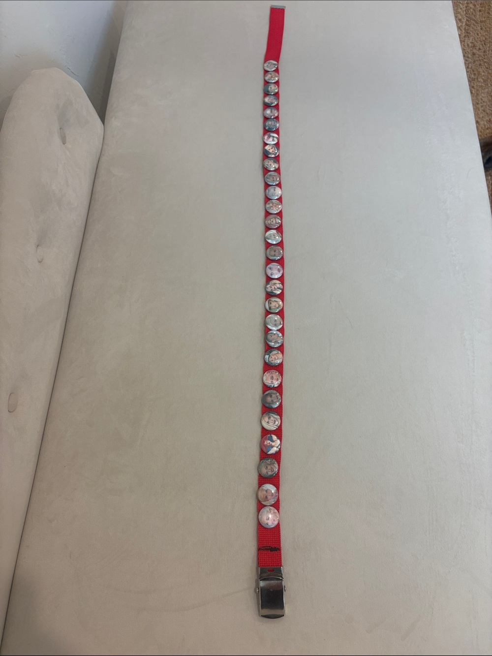 Reb belt featuring Gwen Stefani Pins thought her career❤️💚💛